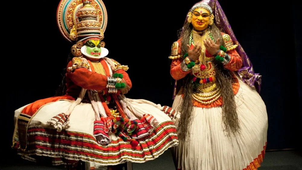 Visited Kathakali theatre with Hisako, a traditional dance and dramatic art form from the South Indian state of Kerala - My, India, Theatre, Longpost, Facial expressions, Dancing, Video, Youtube