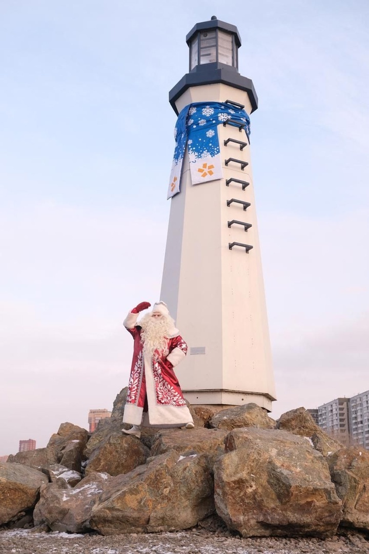 Winter has begun! - Humor, Winter, Krasnoyarsk, Lighthouse, Longpost, Father Frost, The photo