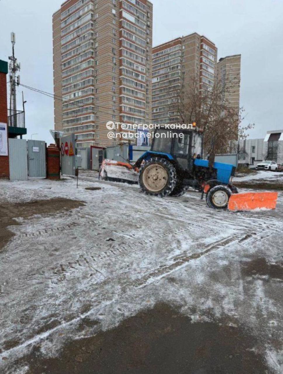 In Naberezhnye Chelny, housing and utilities officials are mastering Photoshop - Officials, Housing and communal services, Photoshop master, Longpost, Screenshot, Street cleaning, Harvesting equipment, Naberezhnye Chelny