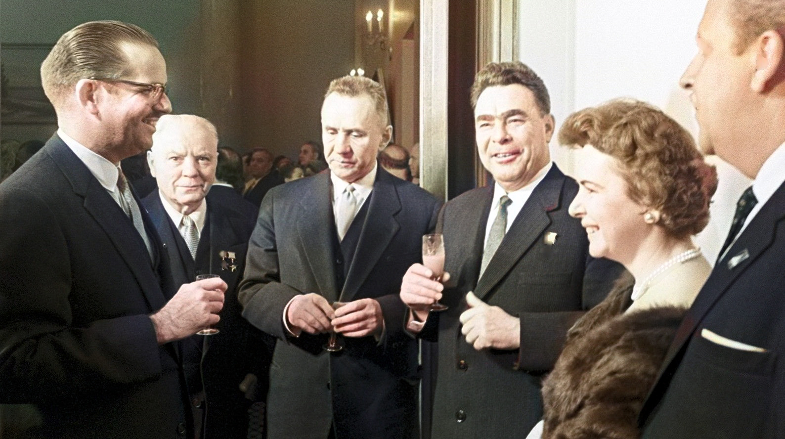 Informal Brezhnev - My, Old photo, Leonid Brezhnev, Banquet, Alcohol, Diplomacy, Informal, Nostalgia, the USSR, Stagnation, 70th, General, Secretary, Central Committee of the CPSU, Fidel Castro, Richard Nixon, Gerald Ford, Jimmy Carter