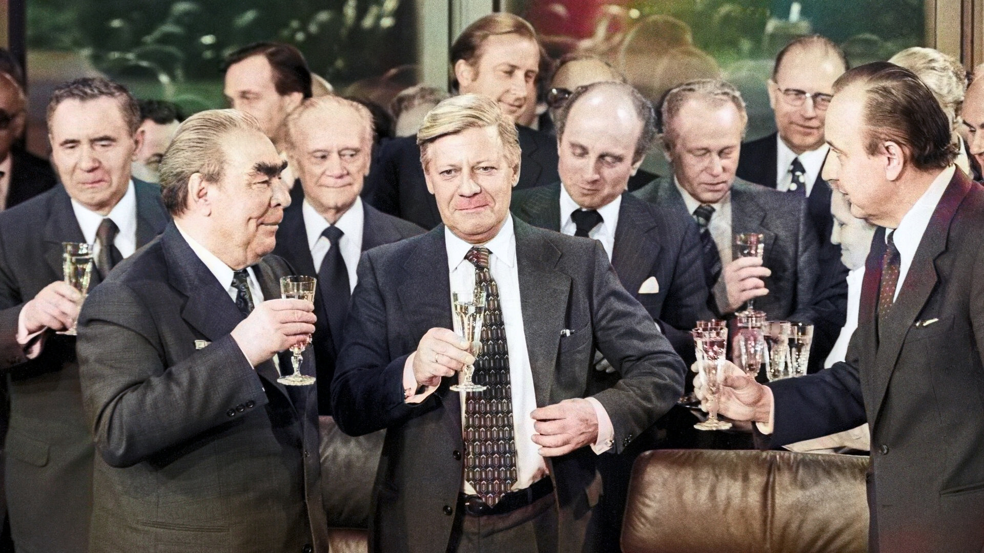 Informal Brezhnev - My, Old photo, Leonid Brezhnev, Banquet, Alcohol, Diplomacy, Informal, Nostalgia, the USSR, Stagnation, 70th, General, Secretary, Central Committee of the CPSU, Fidel Castro, Richard Nixon, Gerald Ford, Jimmy Carter