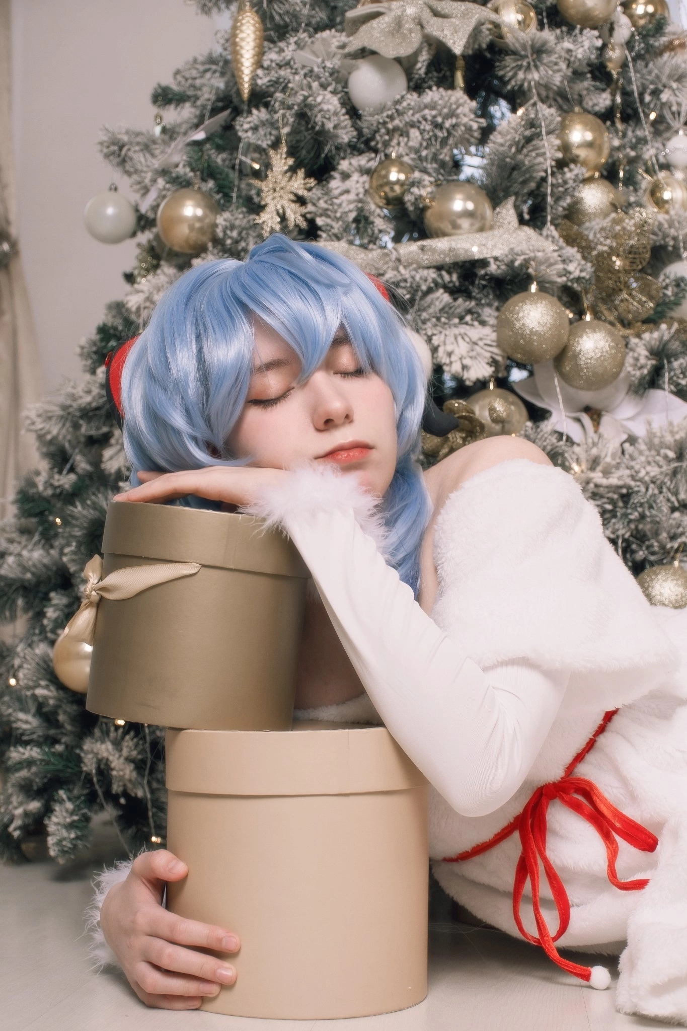 I'll get some sleep next year. - My, Milota, Costume, Cosplay, Cosplayers, I share my joy, New Year, Christmas, Girls, Ganyu (Genshin Impact), Genshin impact, Longpost