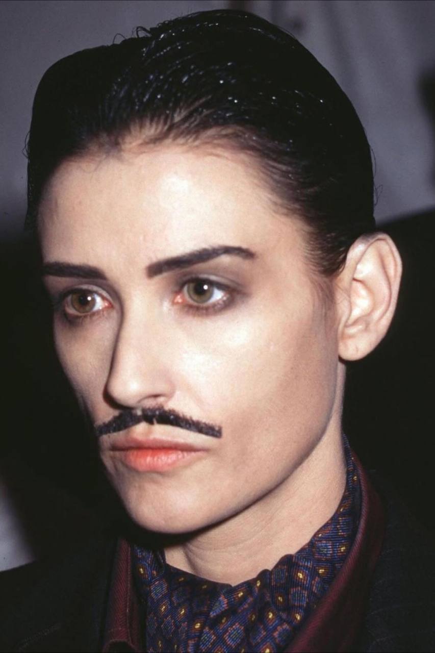 Demi Moore as Gomez Addams at a Halloween party in Hollywood, 1997 - Actors and actresses, Hollywood, Halloween, Demmy Moor