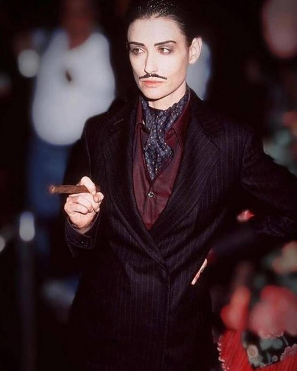 Demi Moore as Gomez Addams at a Halloween party in Hollywood, 1997 - Actors and actresses, Hollywood, Halloween, Demmy Moor