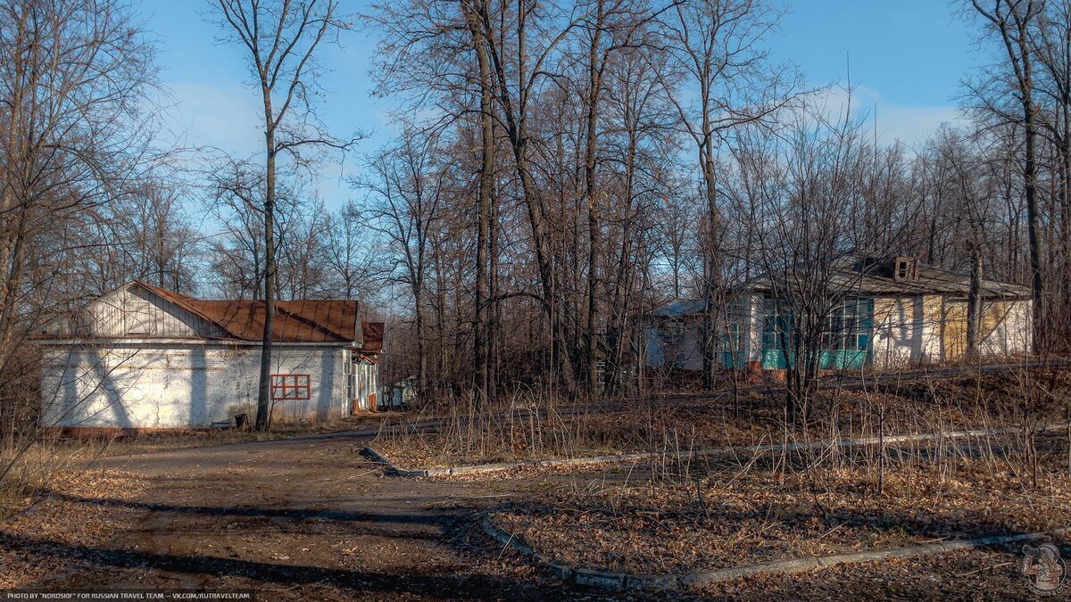 Было-стало:  красивый, но заброшенный пионерлагерь превратился в царство тоски и безнадёги - Моё, Краеведение, Заброшенное, Достопримечательности, Здание, Путешествия, Длиннопост