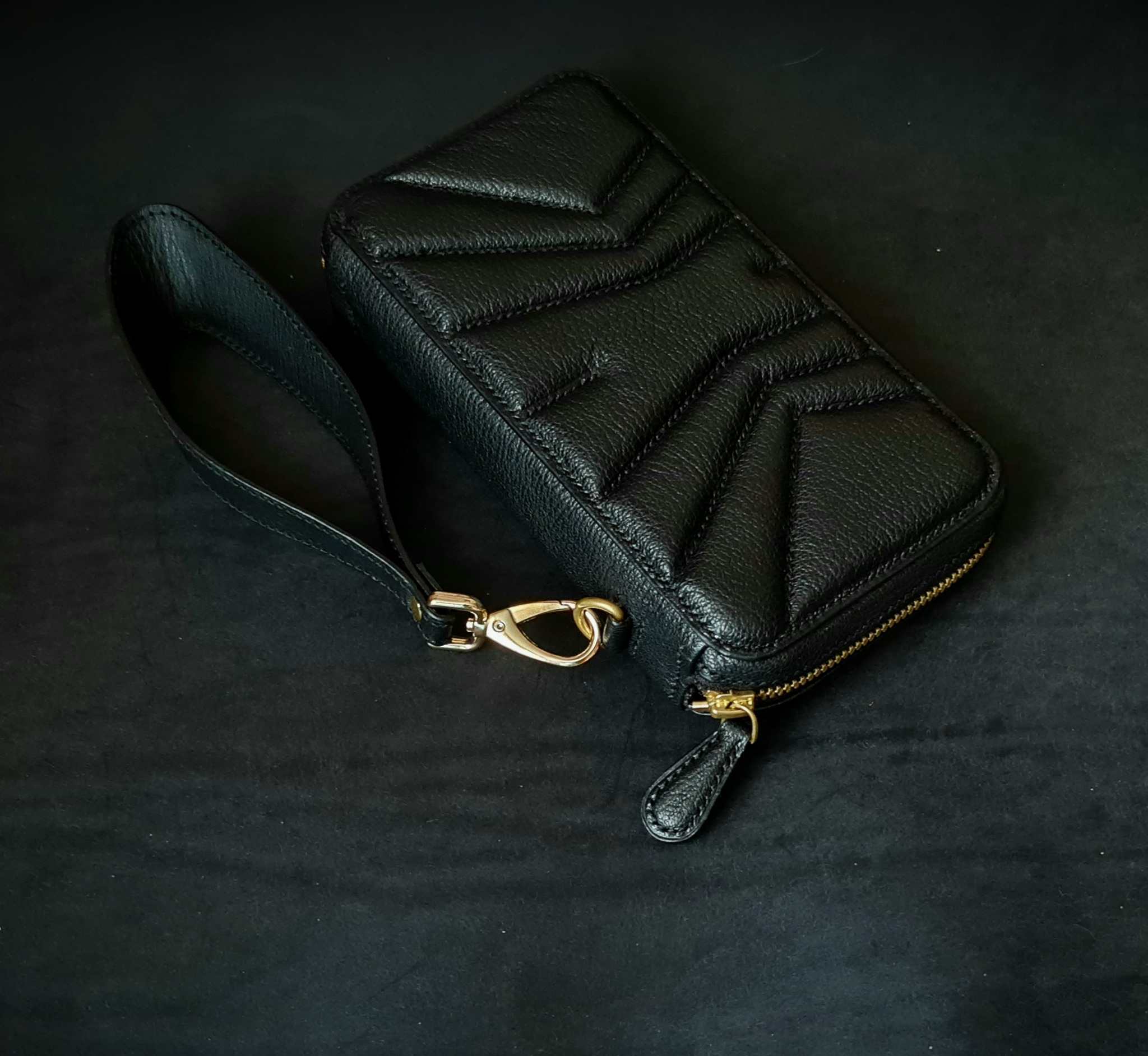 Wallet - clutch with a circular zipper - My, Natural leather, Needlework without process, Accessories, Leather products, Leather clutch, Video, Vertical video, Longpost