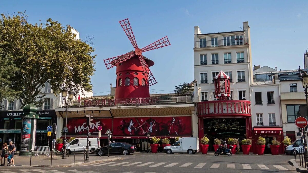 Montmartre - the romantic heart of Paris - Paris, Montmartre, France, Peace, Person, Longpost