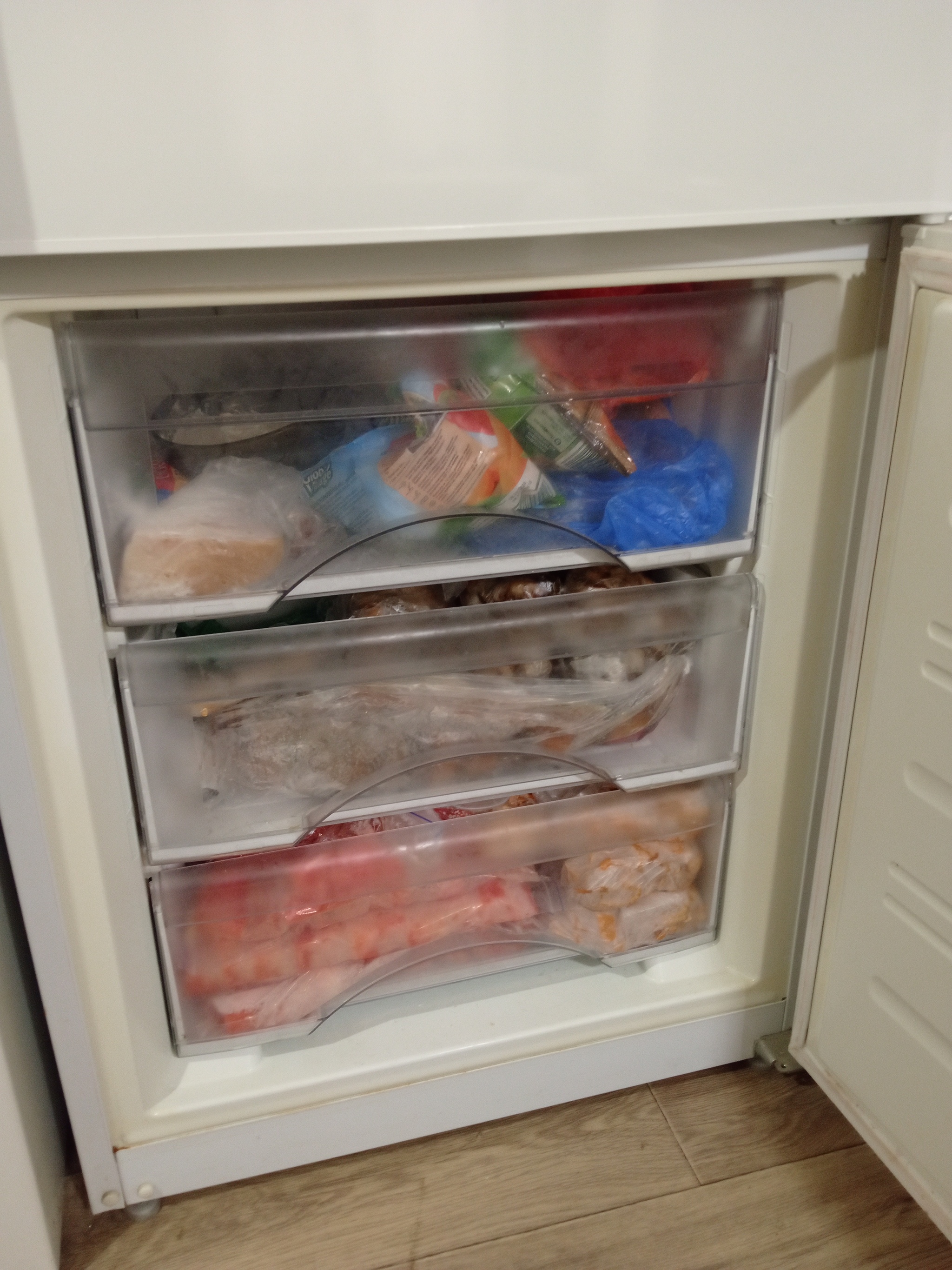 Kostolomus's answer to Believe not what's on TV, but what's in your fridge. Let's take a photo - My, Refrigerator, Grocery kit, A wave of posts, The photo, Reply to post, Longpost