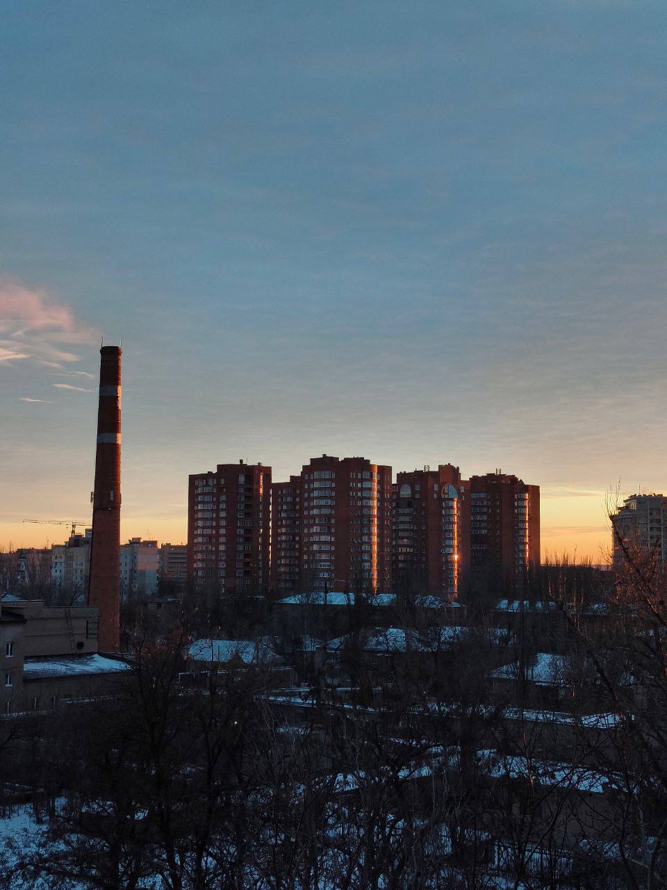 Донецкое небо в декабре - Моё, Донецк, ДНР, Небо, Закат, Солнце, Длиннопост