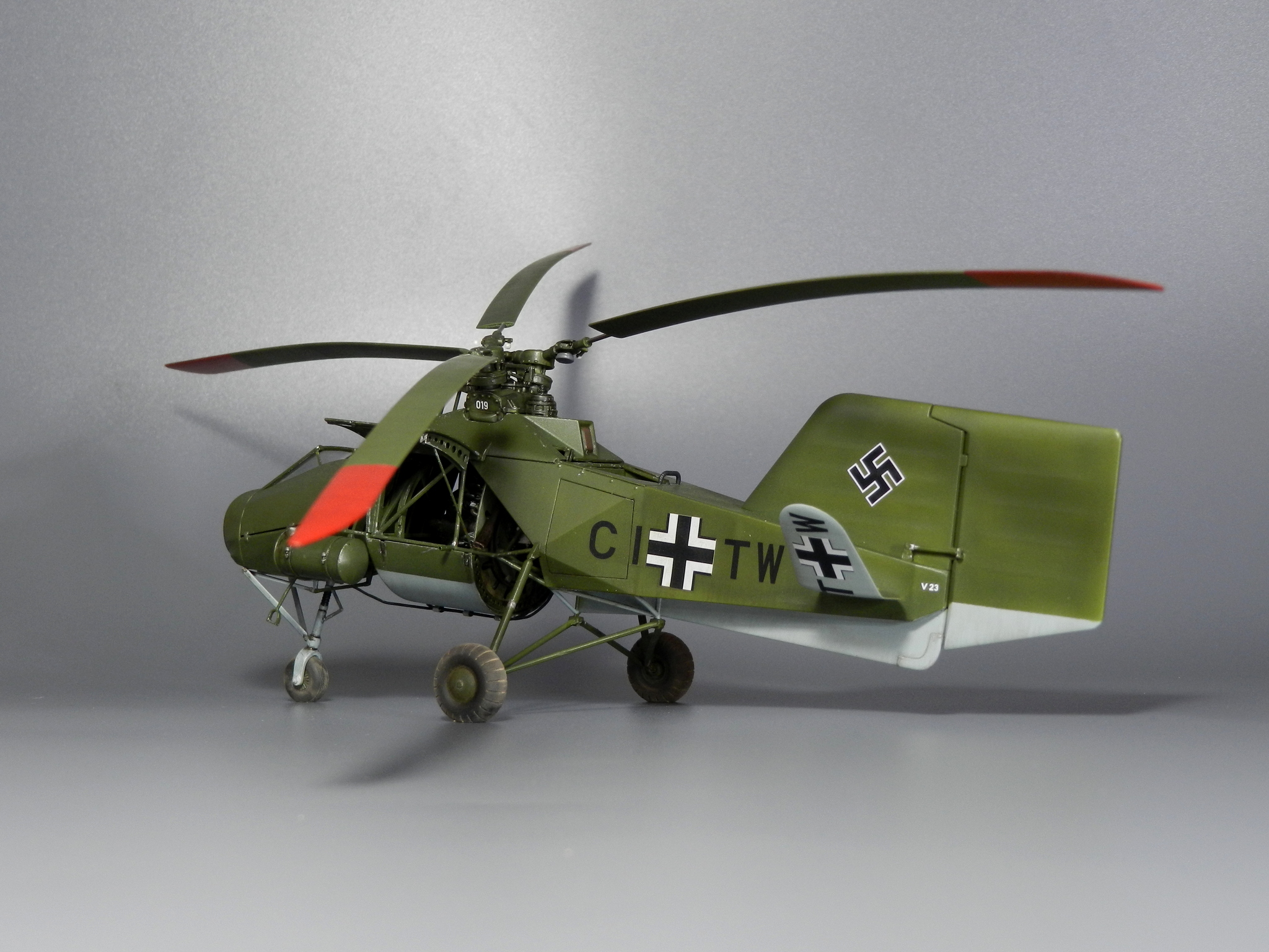 FL 282 V-23 Kolibri. Miniart, 1/35 - Моё, Сборная модель, Моделизм, Военная авиация, Hellcat, F6f Hellcat, Фотография, Длиннопост, Вертолет, Масштабная модель