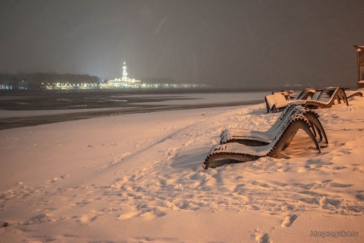 It's time! - My, Moscow, Beach, Winter, Snow, Night, The photo