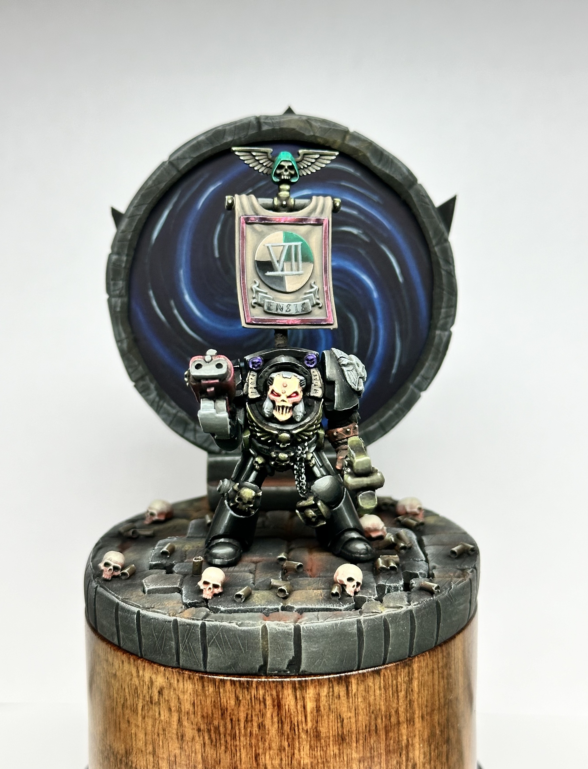 Любительская роспись миниатюр. Warhammer 40 000. Dark Angels Chaplain - Моё, Warhammer, Warhammer 40k, Games Workshop, Миниатюра, Покраска миниатюр, Loyal Space marines, Длиннопост