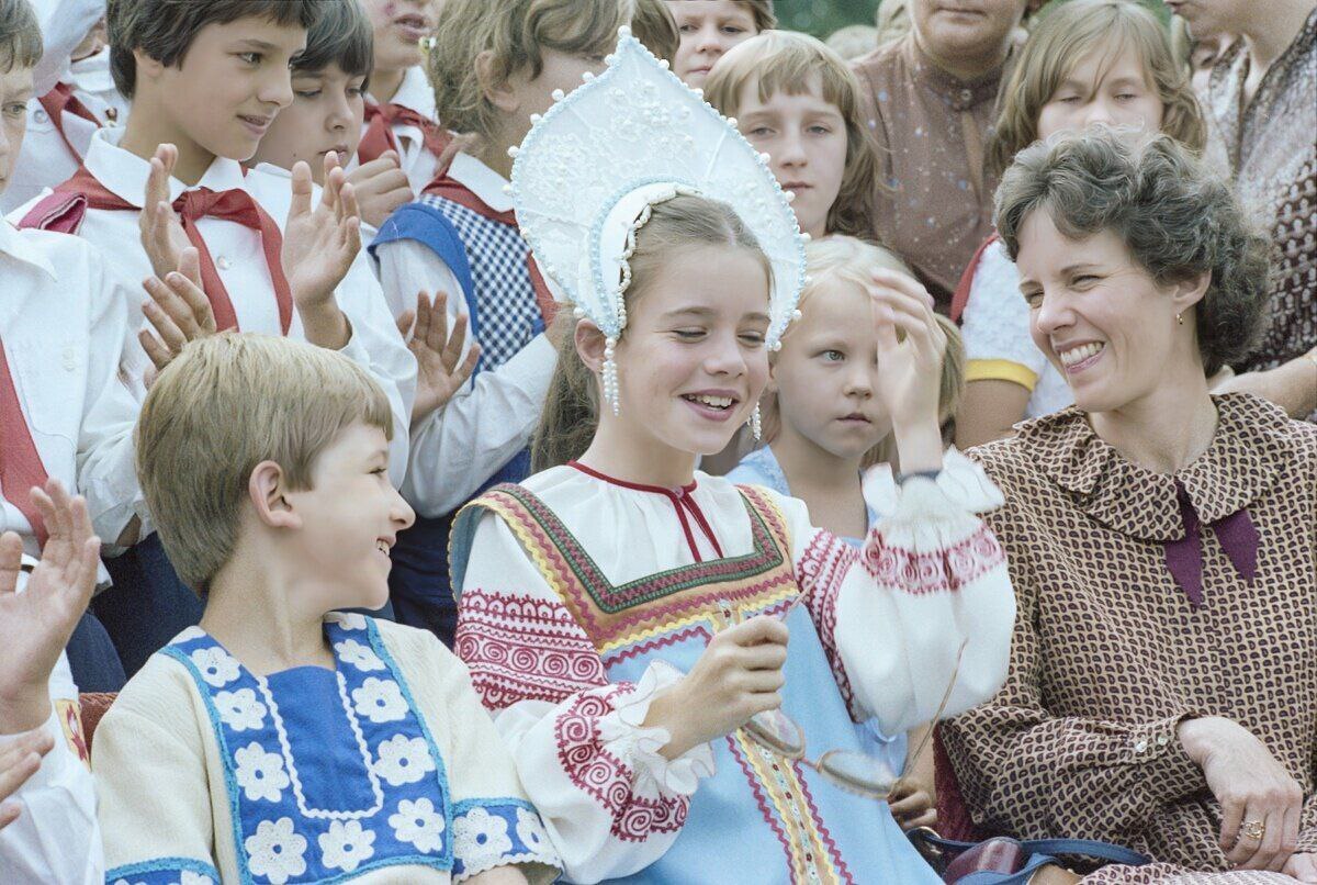 Фотографии визита американской школьницы Саманты Смит в Советский Союз (1983 год) - СССР, Детство, Ностальгия, 80-е, Воспоминания, Детство в СССР, Прошлое, Память, Telegram (ссылка), Длиннопост, Саманта Смит