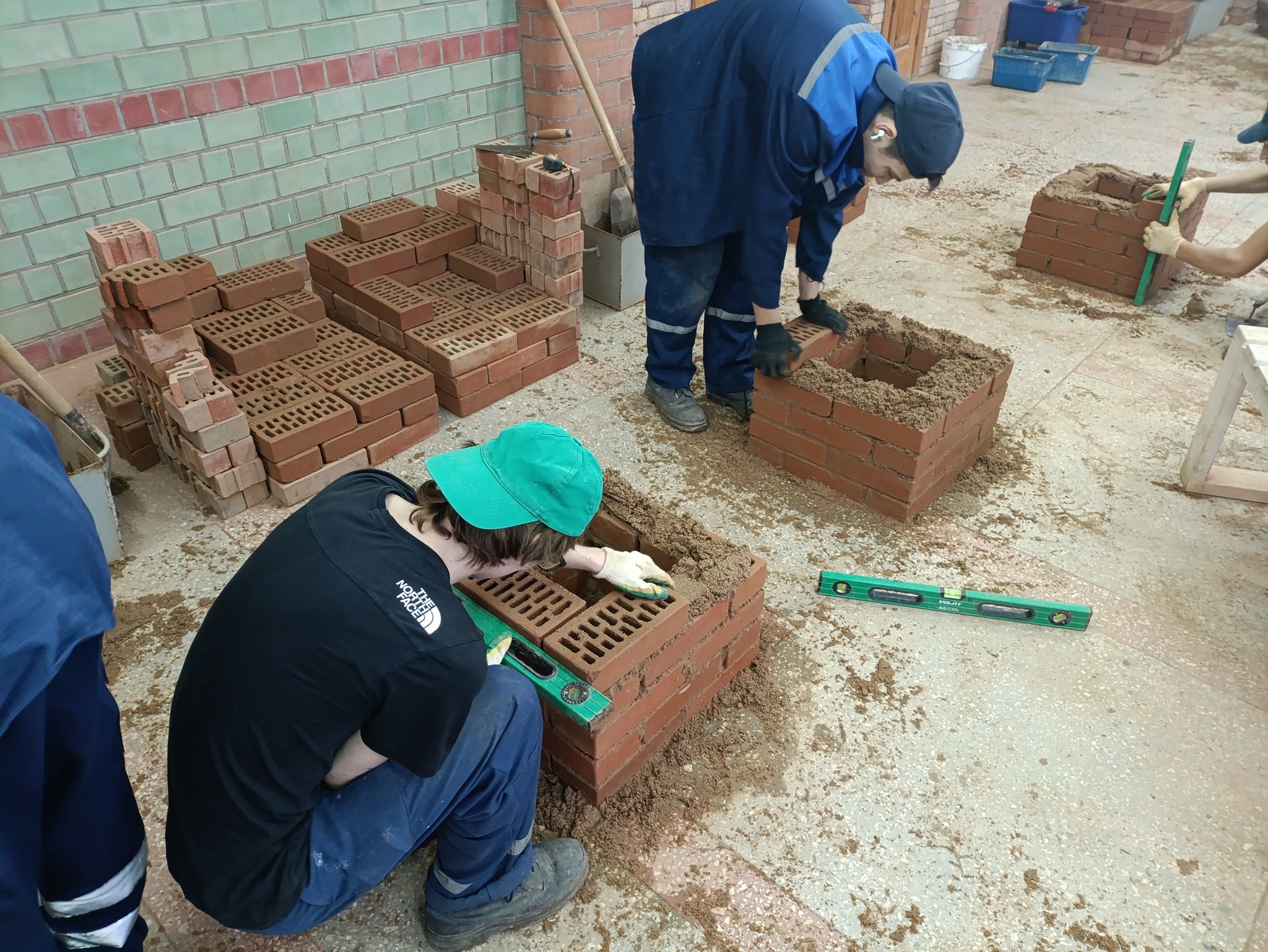 Industrial lesson for young masons. A standard workshop? - My, Pedagogy, Bake, Mason, Pechnik, Building, Studies, Children, College, Master, Workshop, Builders, Longpost