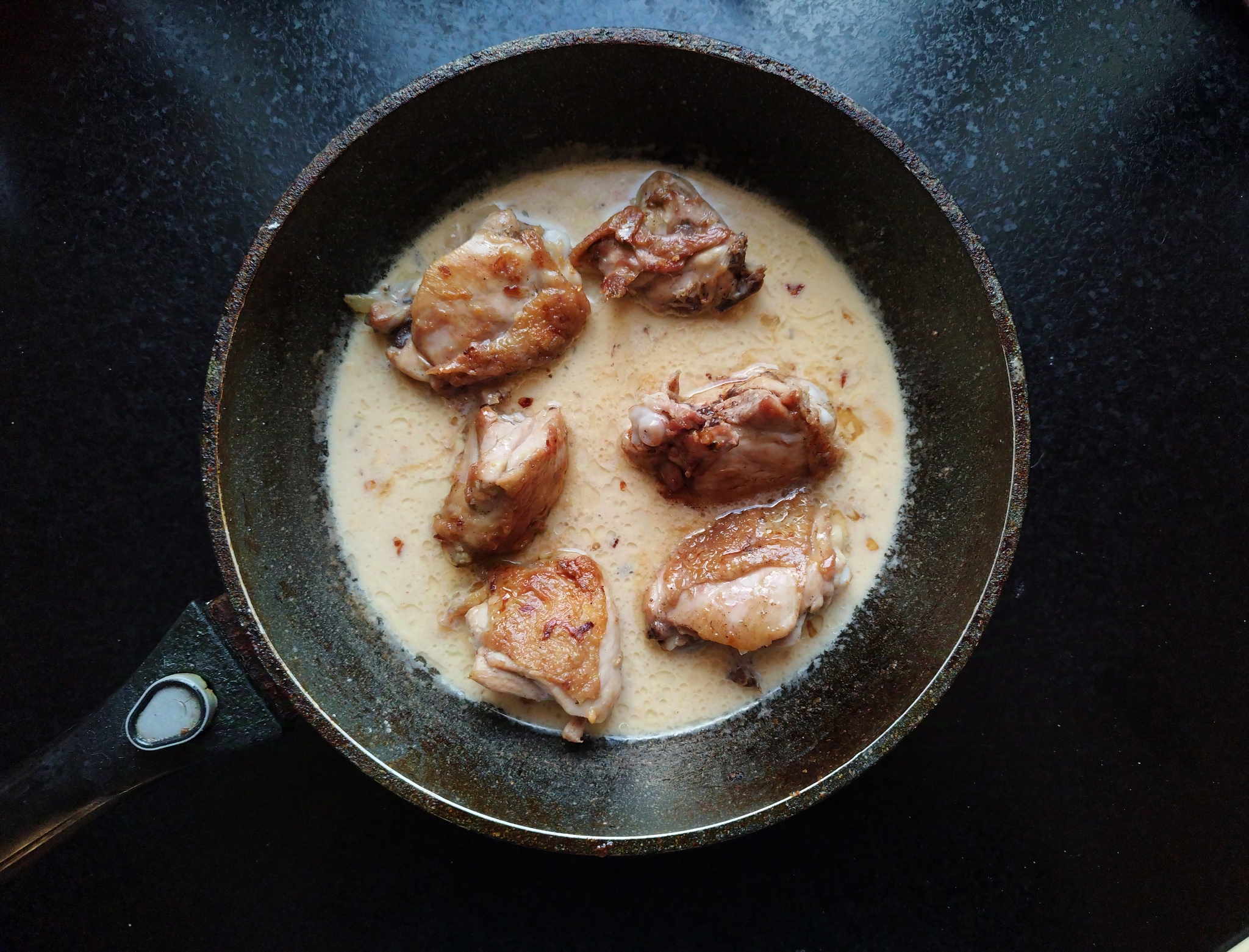 Porridge from an axe: chicken in milk sauce with buckwheat. Food for 200 rubles. Well, and a little about Anapa - My, Food, Cooking, Ax porridge, Budgetary, Recipe, Anapa, Oil spill, Mat, Volunteering, Video, Vertical video, Longpost