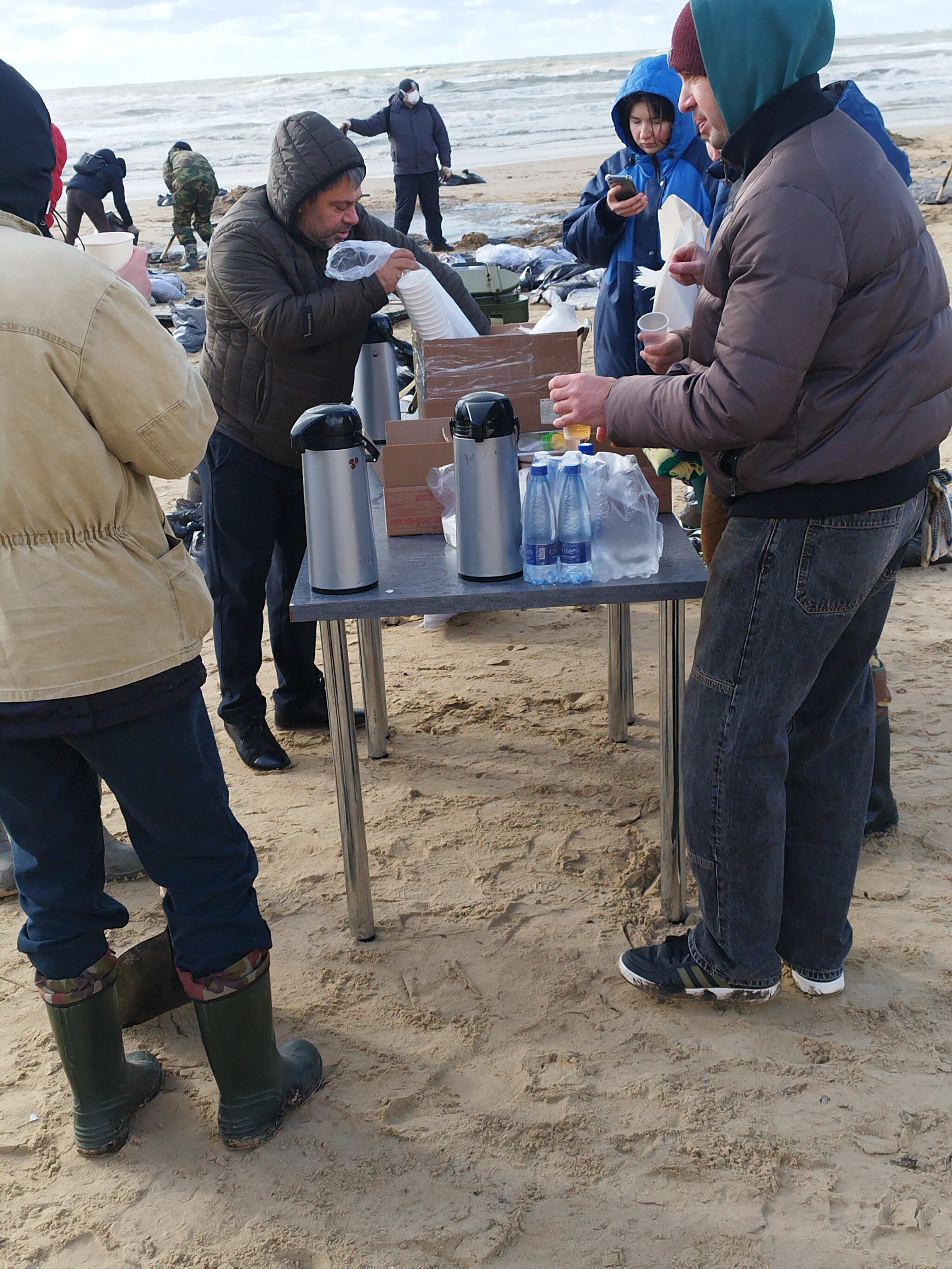 Porridge from an axe: chicken in milk sauce with buckwheat. Food for 200 rubles. Well, and a little about Anapa - My, Food, Cooking, Ax porridge, Budgetary, Recipe, Anapa, Oil spill, Mat, Volunteering, Video, Vertical video, Longpost