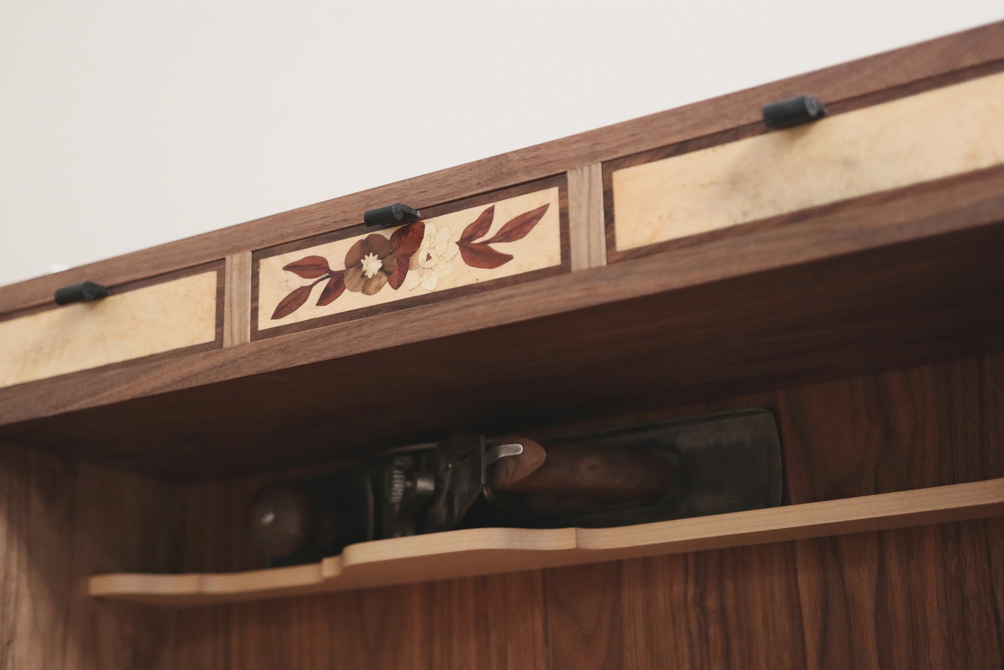 Tool cabinet in a carpentry workshop - My, With your own hands, Studies, Work, Woodworking, Wood products, Carpenter, Storage, Wood carving, Workshop, Tools, Master, Longpost