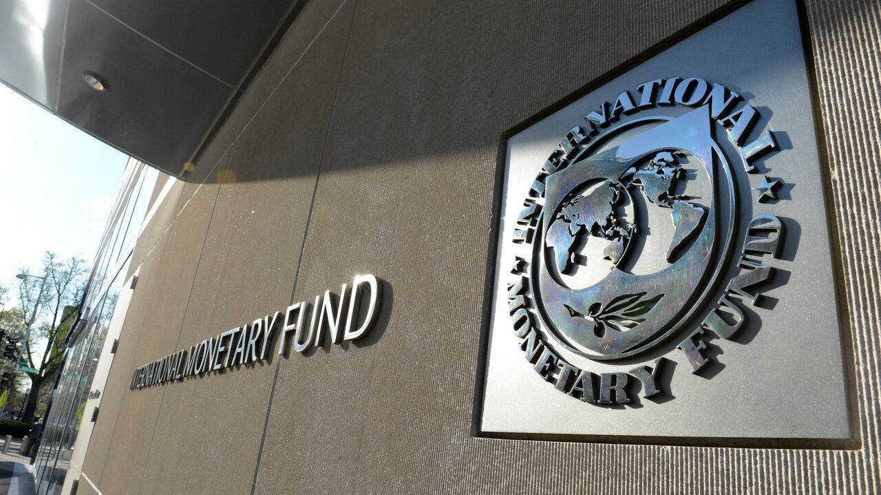 IMF reports rapid growth in Russians' salaries - Politics, Economy, Key rate, Vladimir Putin, Navy, Central Bank of the Russian Federation, Salary, Gross Domestic Product (GDP), Inflation, Tax