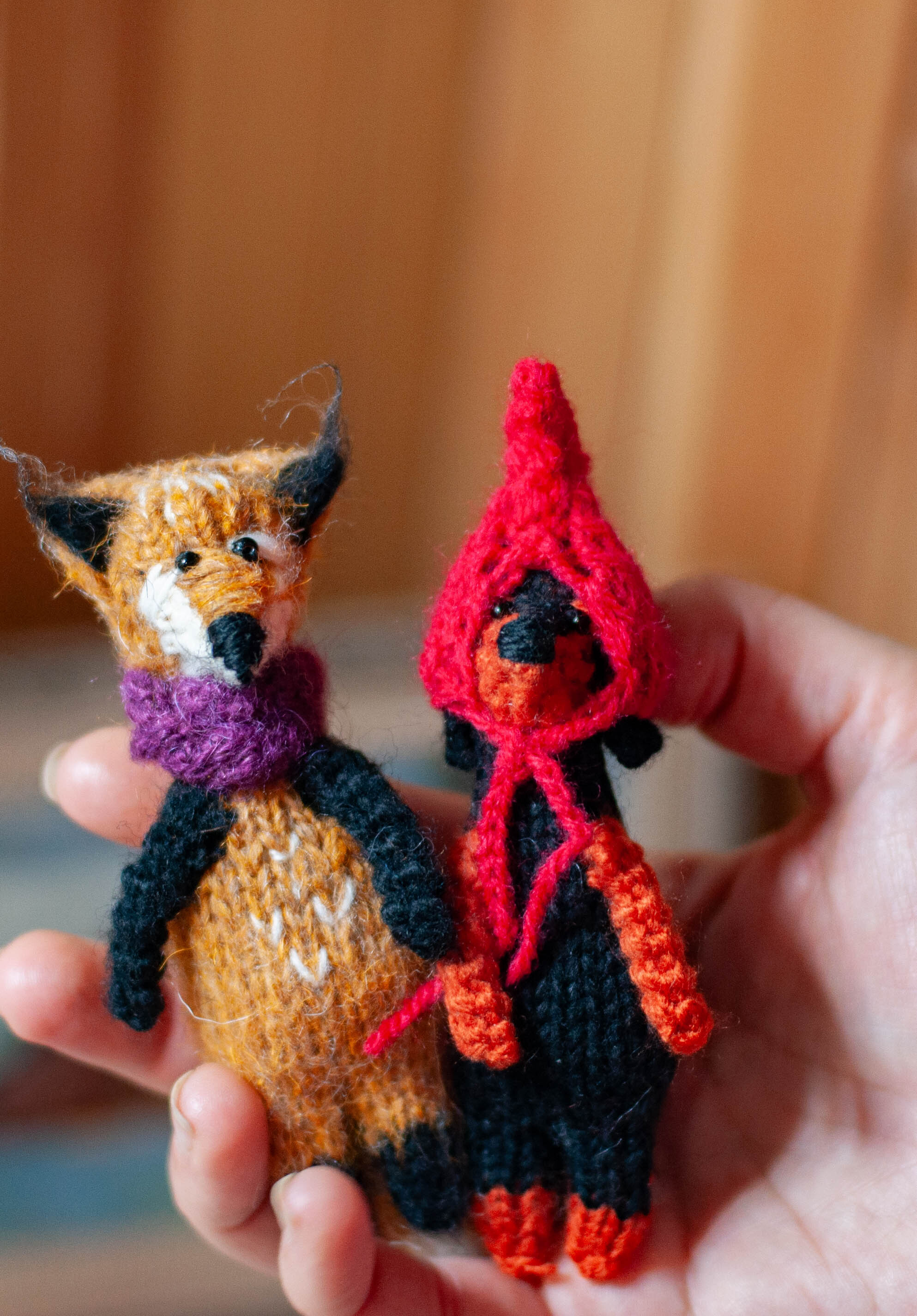 Miniatures of tiny dolls made of natural wool - My, Decor, Needlework, Miniature, Frame toy, Frogs, Amigurumi, Pocket animals, Author's toy, Presents, Knitted toys, Keychain, Souvenirs, Frog traveler, Wind in the willows, Fox, The Bears, Raccoon, cat, Longpost