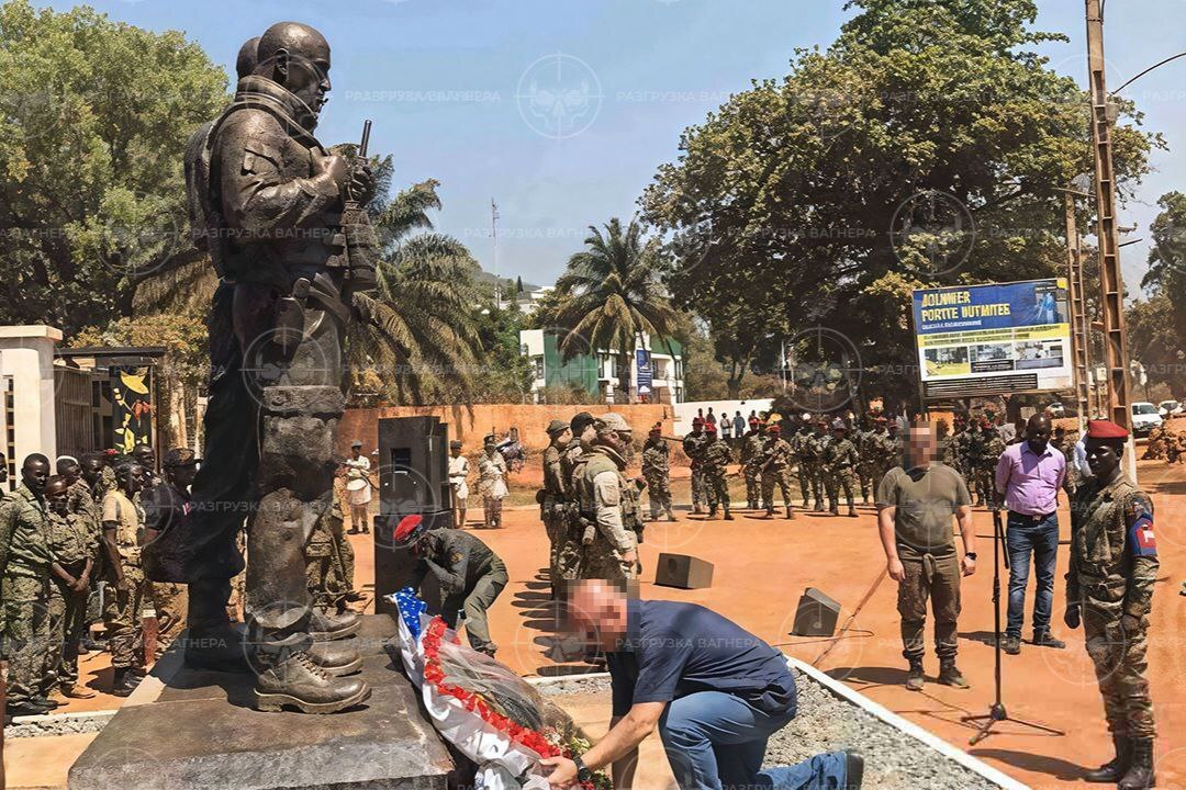 The grand opening of the monument to Heroes of Russia Yevgeny Prigozhin and Dmitry Utkin took place in Bangui - PMC Wagner, Monument, Evgeny Prigozhin, Dmitry Utkin (Wagner), CAR, Africa, Heroes, Memory, Telegram (link), Longpost, Politics