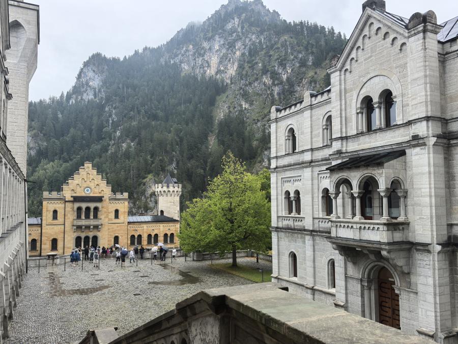 Journey Abroad Part 35. Germany. Fussen. Hohenschwangau Castle and Neuschwanstein Castle. Part 2 - My, sights, Drive, Vacation, Blog, Abroad, Neuschwanstein, Hohenschwangau Castle, Germany, Fussen, Lock, Museum, The mountains, Suspension bridge, Video, Vertical video, Longpost