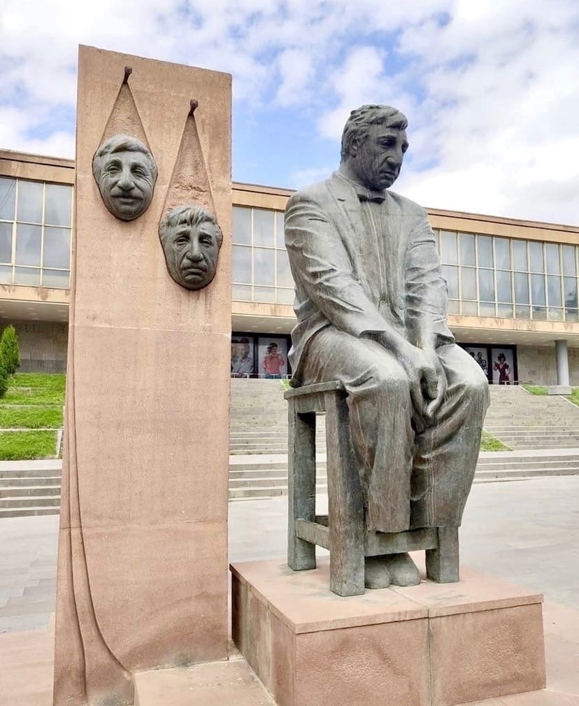 Monument to Frunzik Mkrtchyan - Monument, Frunzik Mkrtchyan, Actors and actresses, Soviet actors, Soviet cinema, Armenia, Gyumri