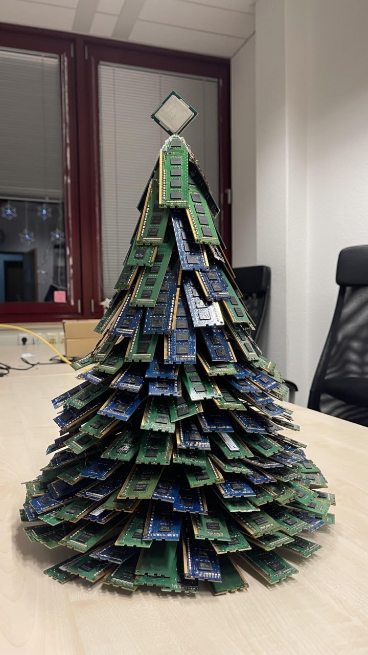 RAM Christmas tree - Christmas trees, Computer, RAM, IT, New Year