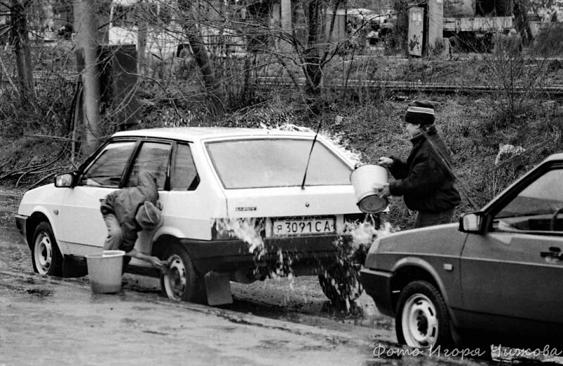 Интересные фотографии 90 -х (часть 108) - 90-е, Детство 90-х, Ностальгия, Знаменитости, Фотография, Эпоха, Амаяк Акопян, Шамиль басаев, Кашпировский, Буденновск, Юрий Никулин, Клуб Белый попугай, Леонид Куравлев, Агата Кристи, Лариса Черникова, Сергей Бодров, Отар Кушанашвили, Ace of Base, Борис Ельцин, Анастасия заворотнюк, Длиннопост, Григорий Горин