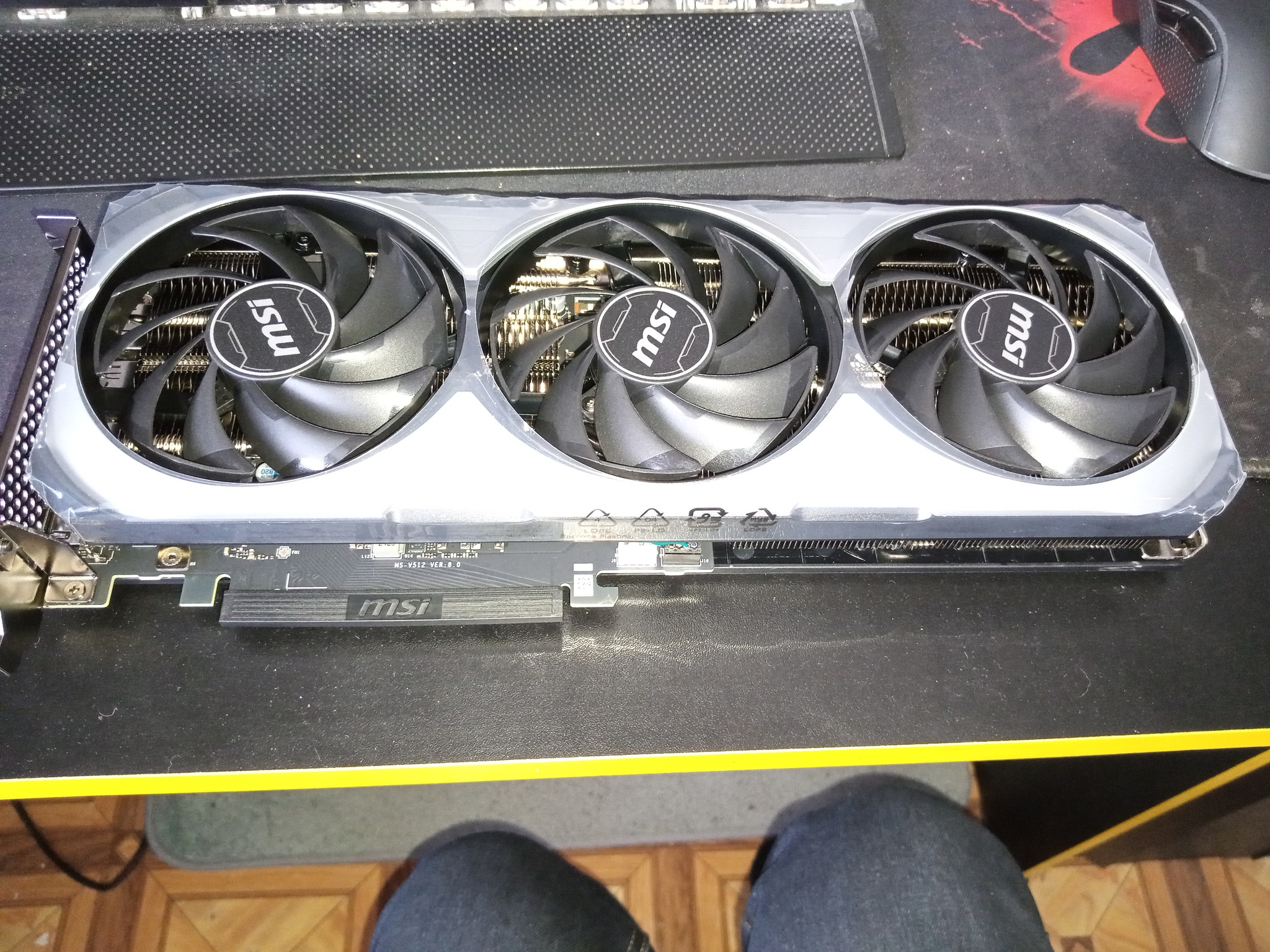 в небритую жену 